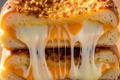 Cheesy Double Layer Garlic Bread – The Ultimate Gooey, Crispy Comfort Side